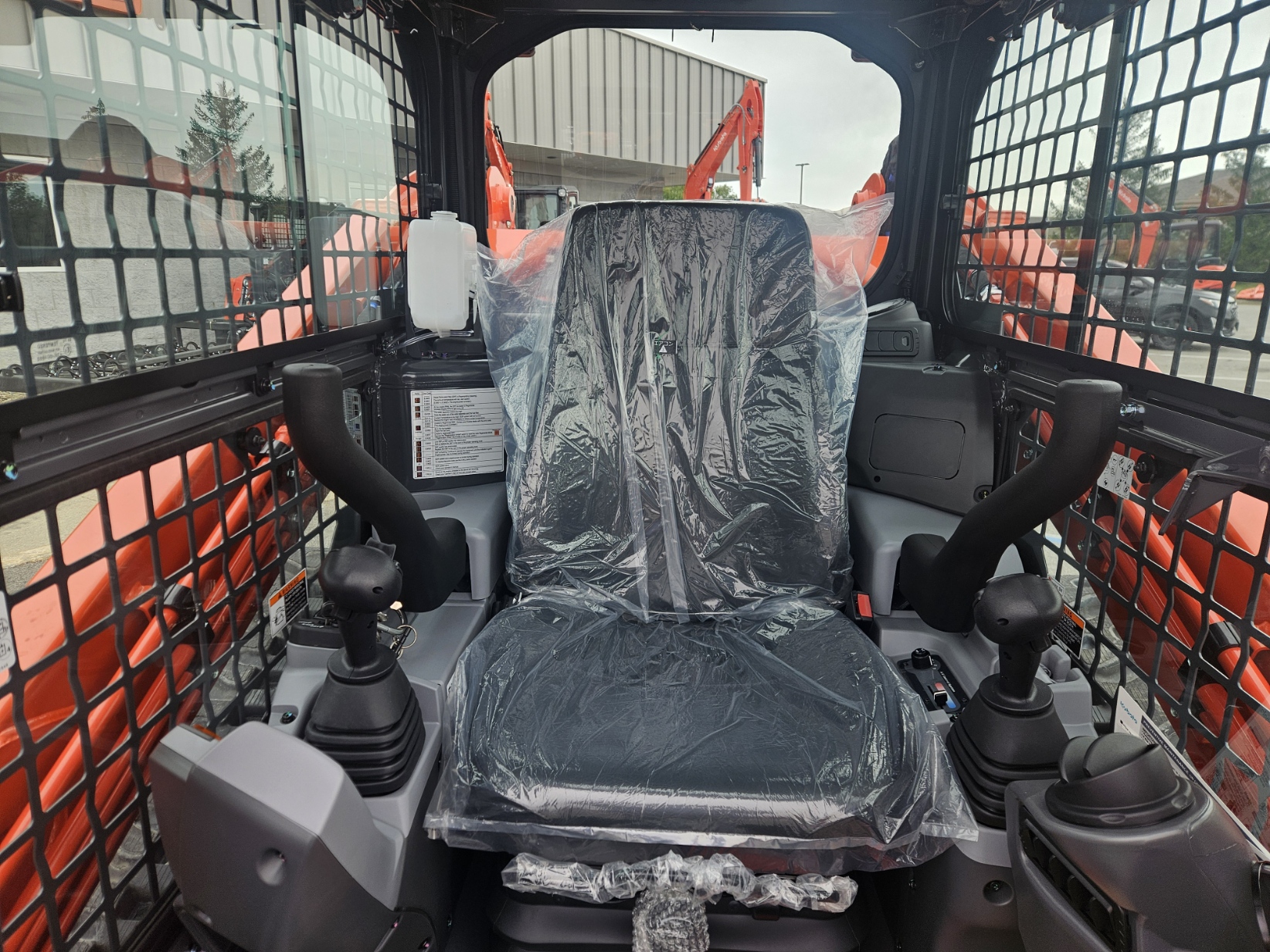 New 2025 Kubota SVL97-3 Trailer Package - Image 6